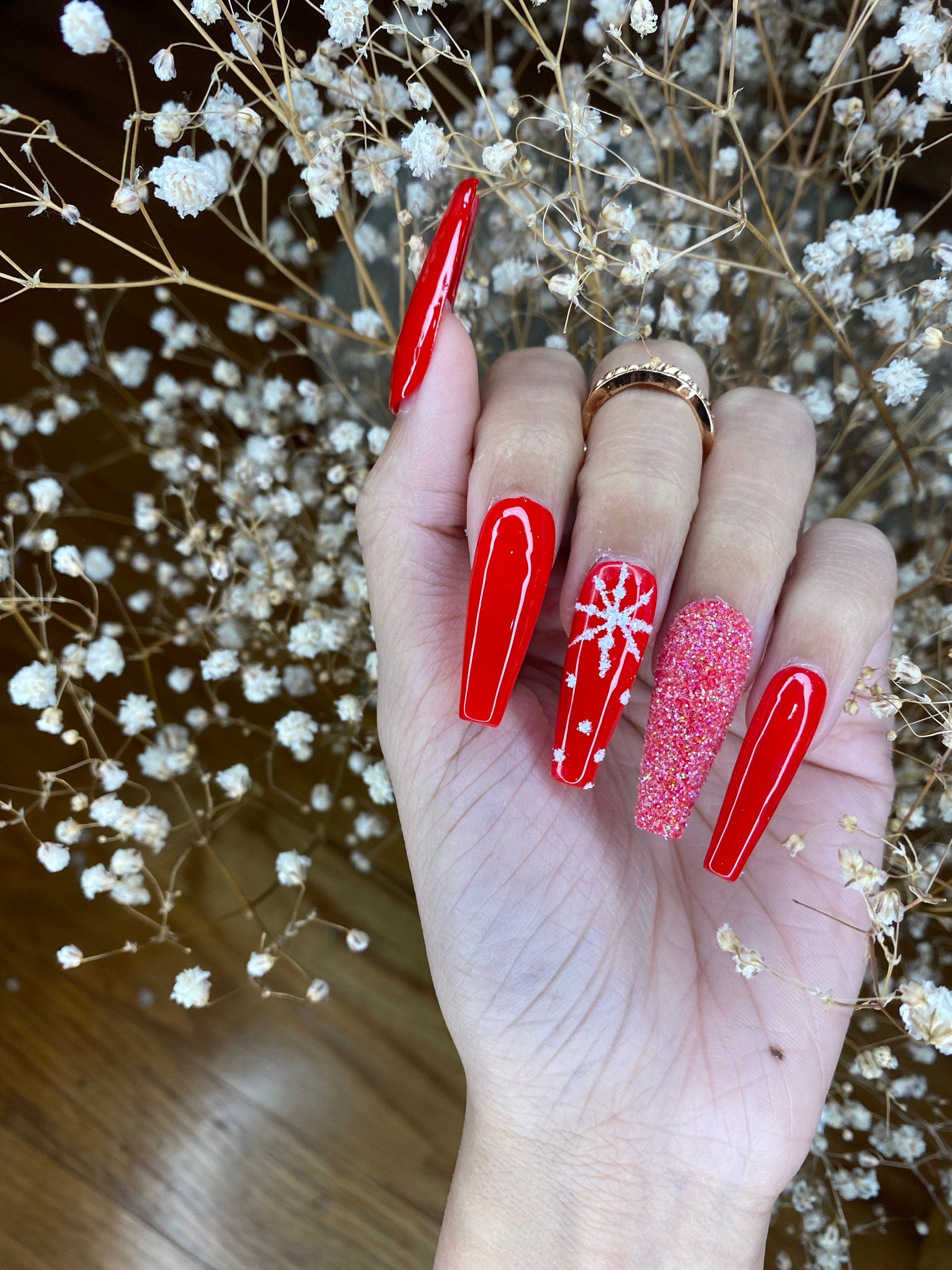 77 Outstanding Christmas Nail Designs to Celebrate This Year | Stylish  Belles | Manicura de uñas, Uñas para novia, Uñas postizas de gel