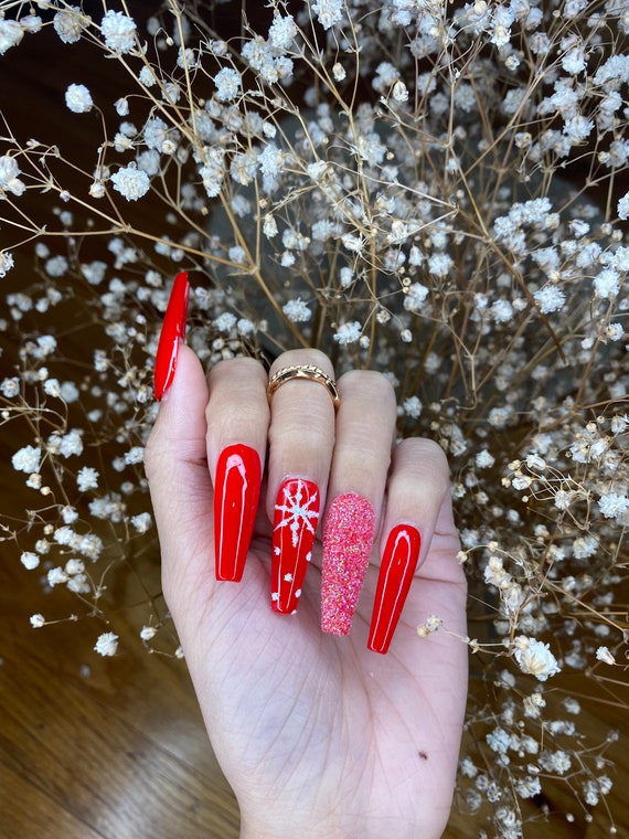 24pcs/set Christmas Themed Long Coffin-shaped False Nails With Snowflake,  Cherry, Red & White Stripes Pattern | SHEIN USA