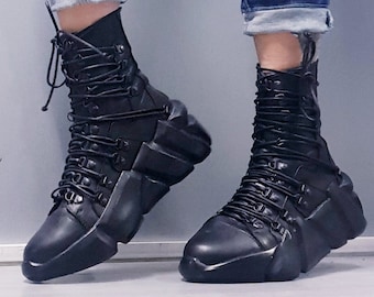 Zapatillas góticas de cuero negro: zapatillas de moda con suela extravagante