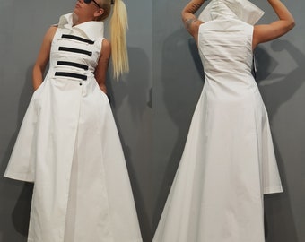 Avantgarde Asymetrisches Weißes Kleid - Minimalistisches Designer Maxikleid Damen