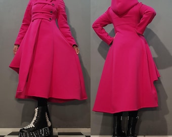 Langer Avantgarde-Kapuzenmantel - Asymmetrische lila Jacke, warmer Wintermantel, handgefertigte künstlerische Oberbekleidung, Designer-Statementmantel