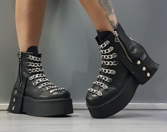 Leder Plateau Ankle Boots: Gothic Grunge Kettenstiefel