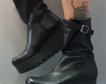 Gothic Plateau Leder Stiefeletten -Grunge Steampunk Stil- Echte Damen Stiefel-Extravagante Ankle Boots-Größe 35: Fuß 22 cm