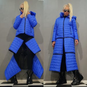 Avant Garde Blå Quilted Hoodie Coat – Asymmetrisk Pufferjacka, Varm Vinter Streetwear, Designer Urban Ytterkläder för Dam