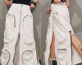 Avant Garde Cargo Skirt: Extravagant Pockets, Urban Gothic Cotton