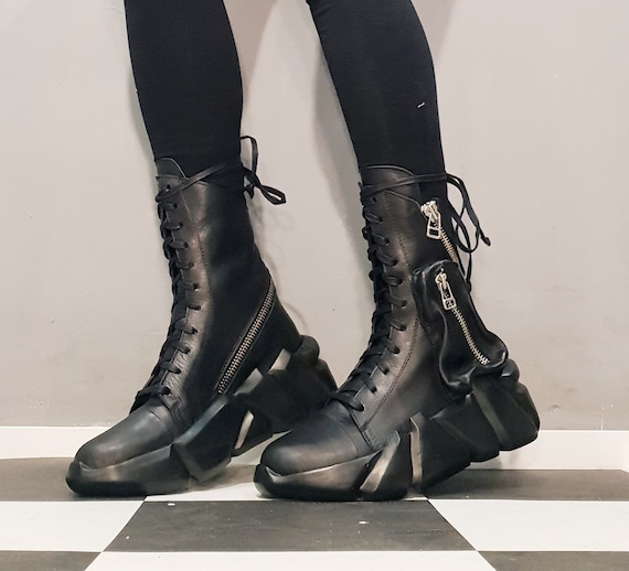 Gothic Black Leather Ankle Boots – Avant Garde Zipper  display picture 2