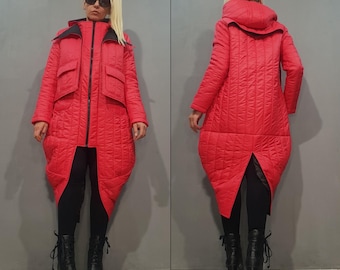 Avant-garde rode gewatteerde hoodiejas – asymmetrisch winterdonsjack, warme oversized designerbovenkleding voor dames