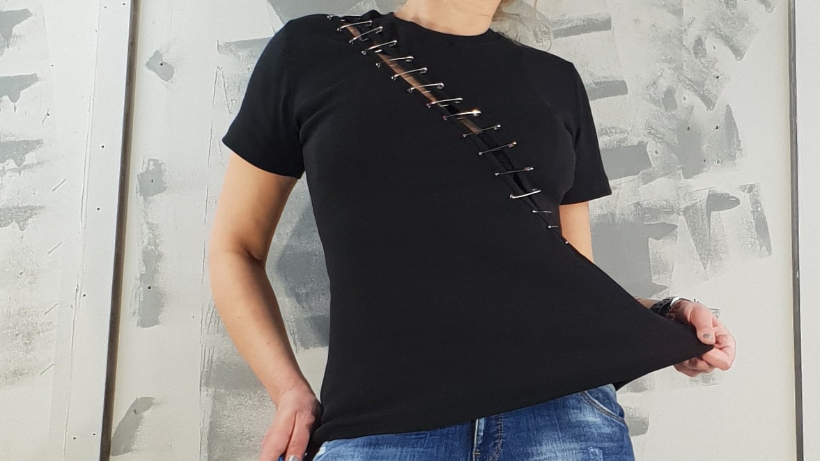 Sabotage — Avant-garde A-print Top Black Cotton Avant Garde Top: Safety Pin Extravagant Blouse