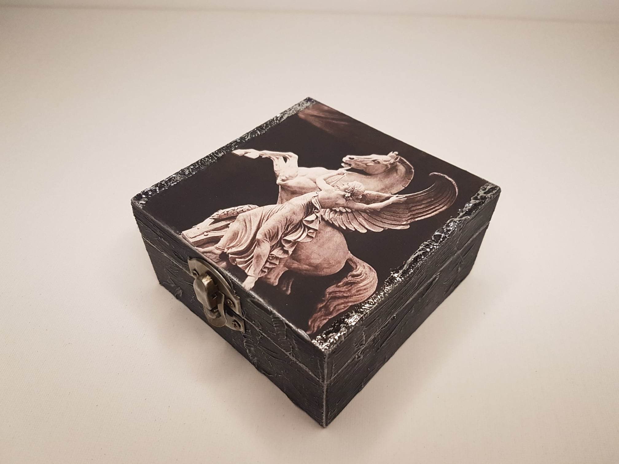 Pegasus Statue Flying Horse Jewelry Box,greek Mythology Ring Box