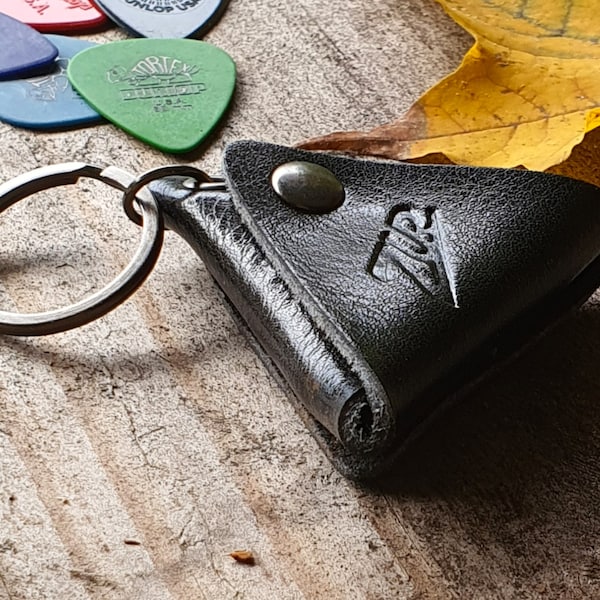 ZUR Leather Guitar Pick Holder Keychain, Guitar Pick Case, Gift for Guitar Player, Leather Keychain Pouch, Guitar Accessories, Key Holder