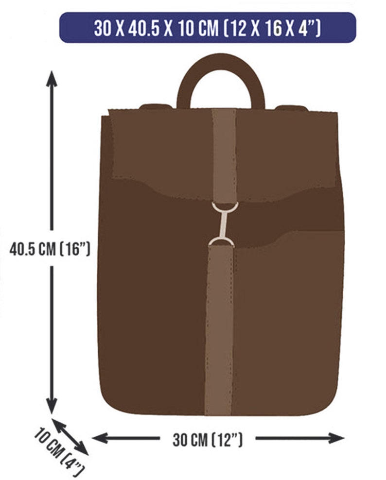 Pode incluir: Uma mochila castanha com pega superior, fecho de aba e uma correia vertical central com uma fivela de metal prateado. As dimens&otilde;es indicadas s&atilde;o 30 x 40,5 x 10 cm ou 12 x 16 x 4 polegadas, indicando a altura, largura e profundidade do saco.