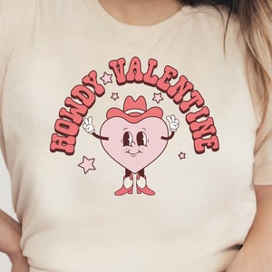 Howdy Valentine Shirt: Western Cowgirl Valentine&#39;s Day T-Shirt