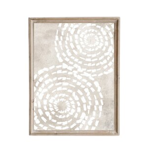 Puede incluir: Una pieza de arte de pared enmarcada con un fondo beige y dos c&iacute;rculos conc&eacute;ntricos blancos con un patr&oacute;n de espiral.