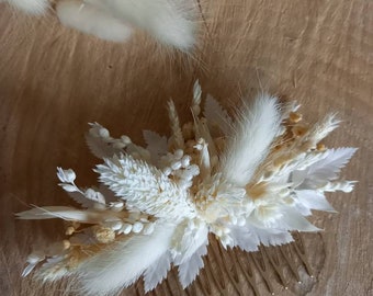 Dried and preserved white and cream flower comb - Bridal comb - Wedding flower comb - boho and romantic