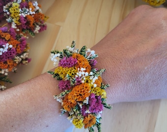 Colorful wedding ribbon bracelet with dried and preserved flowers - Wedding accessory - Bridesmaid bracelet - Boutonniere
