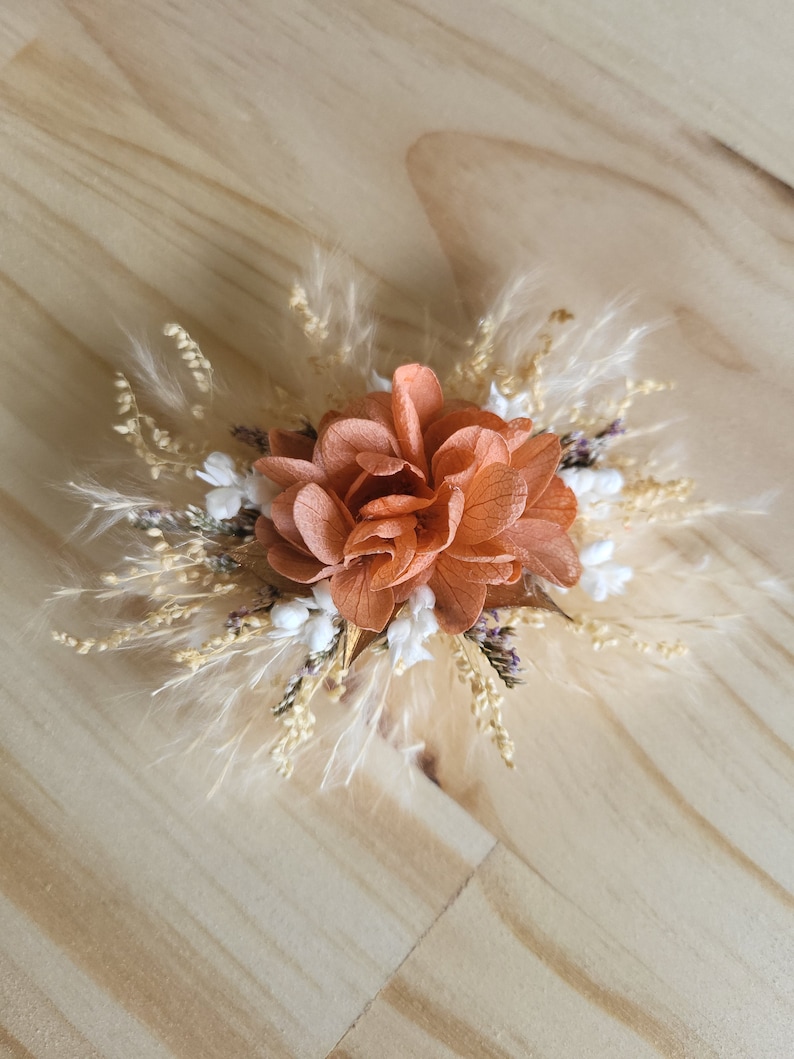 Peigne de fleurs séchées& stabilisées crème, doré et terracotta clair Peigne pampa Peigne mariage Peigne fleuri Accessoire coiffure mariée Barrette 6 cm