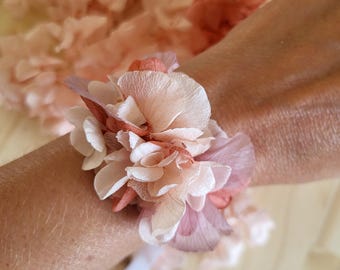 Wedding ribbon bracelet with preserved hydrangeas, Bride bracelet, Bridesmaid bracelet, Floral cuff, Wrist corsage