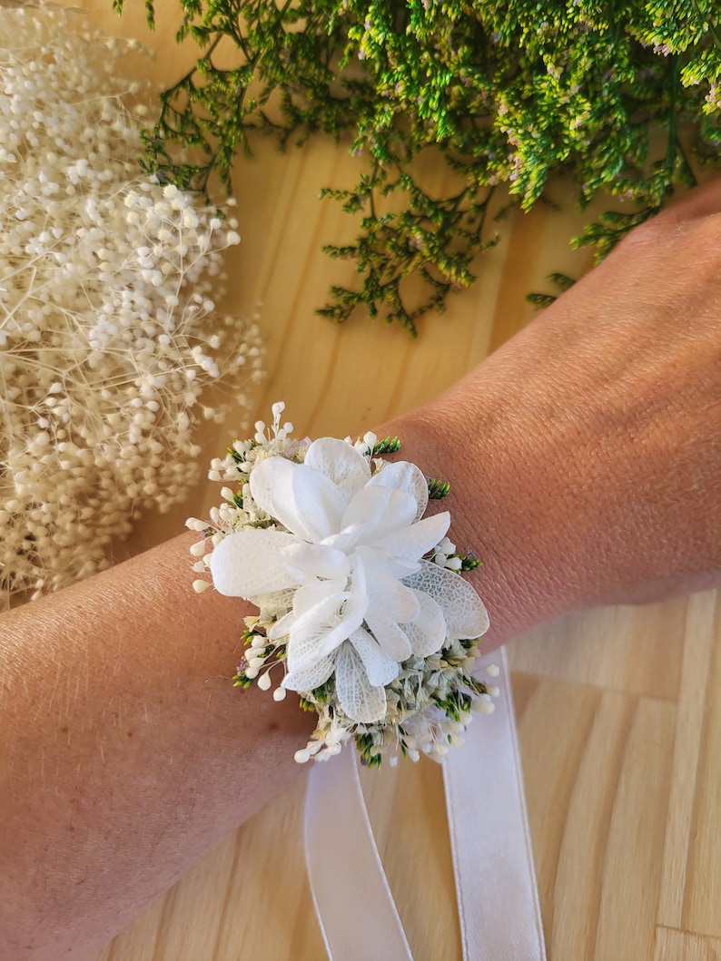 Bracelet en fleurs séchées &stabilisées blanc, vert /Blanc,vert,terracotta Mariage/Mariée/Demoiselle d'honneur Accessoires fleuris image 1