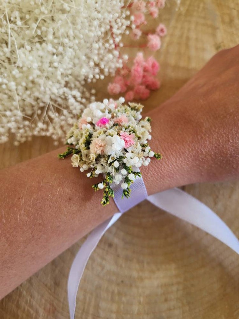 Bracelet en fleurs séchées &stabilisées blanc vert et rose Mariage/Mariée/Demoiselle d'honneur Accessoires fleuris, bracelet fleurs blanches image 2