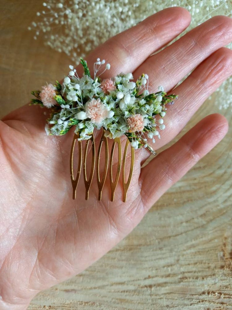 Mini peigne en fleurs séchées et stabilisées vert, blanc et rose Peigne Mariée Peigne demoiselle d'honneur Accessoire bohème fleuri image 3