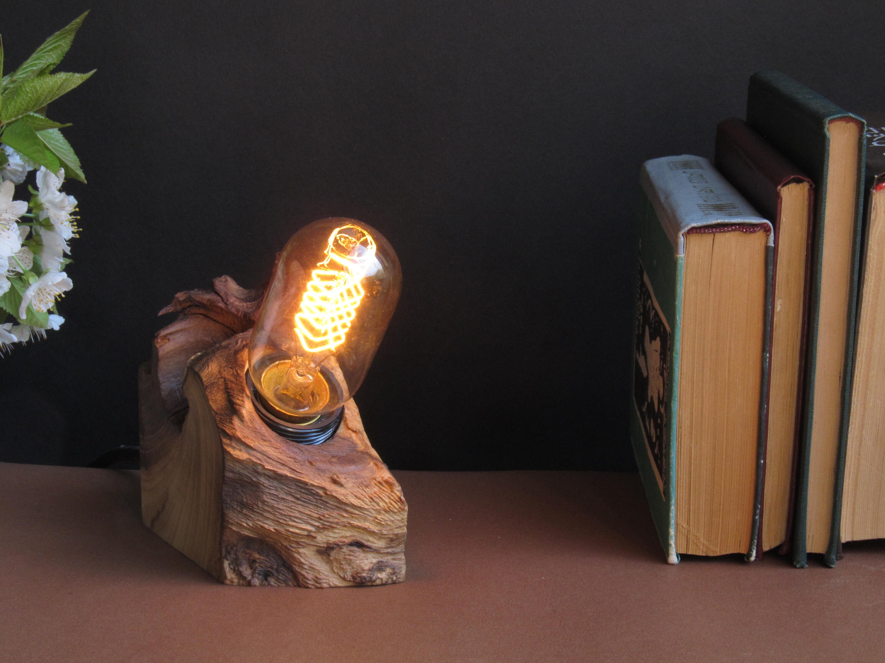 Rustikale Industrielle Tischlampe mit Edison Stil Glühbirne | Etsy