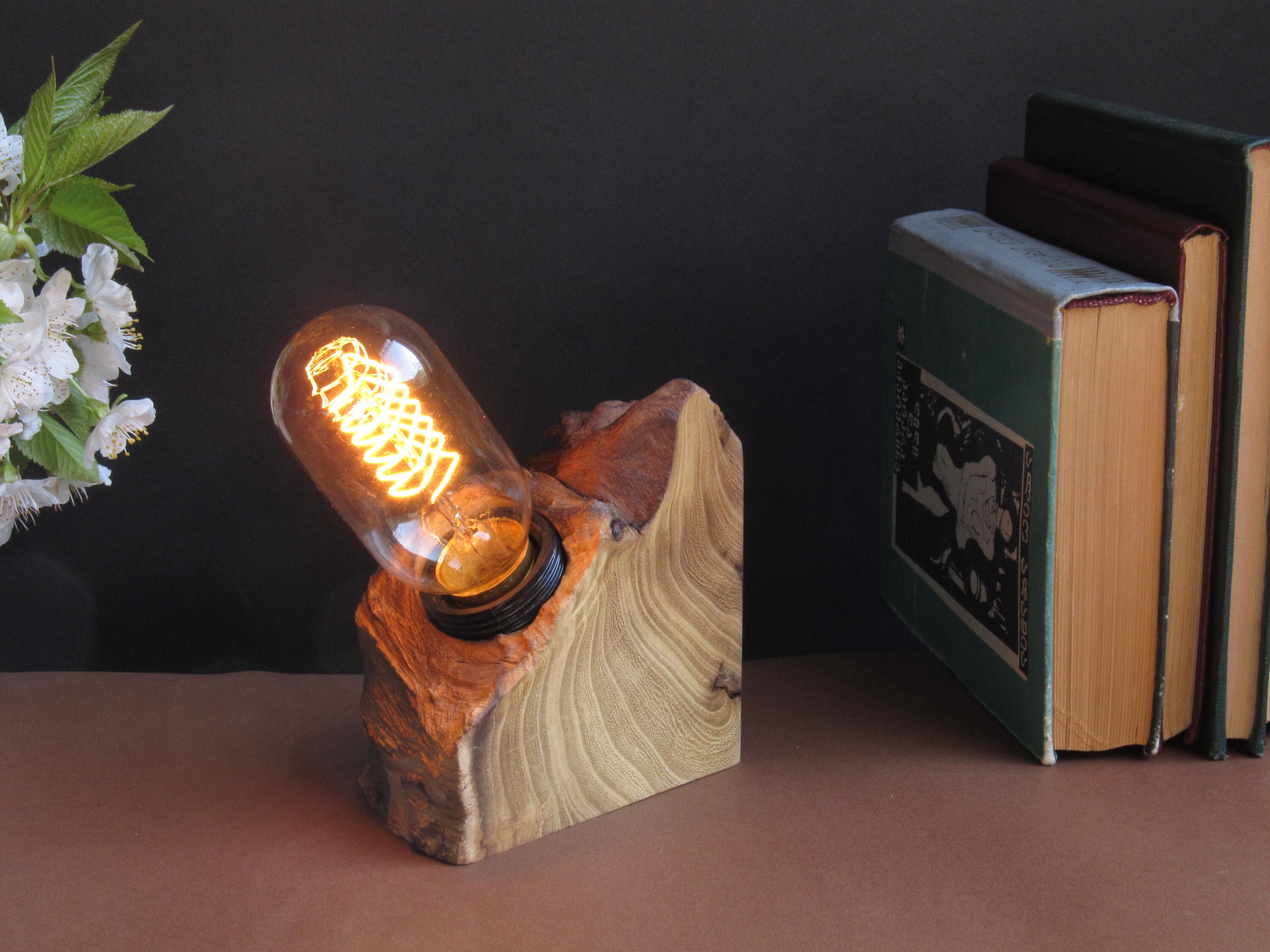 Rustikale Industrielle Tischlampe mit Edison Stil Glühbirne | Etsy