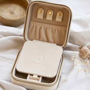 Jewelry Travel Box - Travel Case - Storage for Jewelry