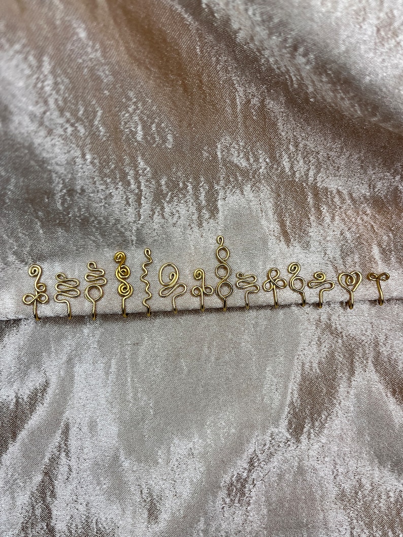 Neusmanchetten. Handgemaakt. Verstelbaar. 18k verguld. Goud of zilver. Zachte draad. Nep. Nep neusring. Geen piercing nodig. Unieke sieraden