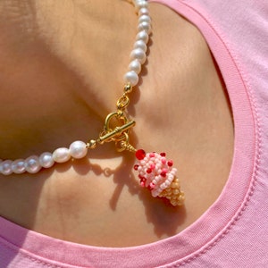Collar de amuleto de helado / Fresa / Collar de perlas / Collar Fairycore / Cottagecore / Kawaii / KPOP / Joyería Indie / Joyería Y2K /