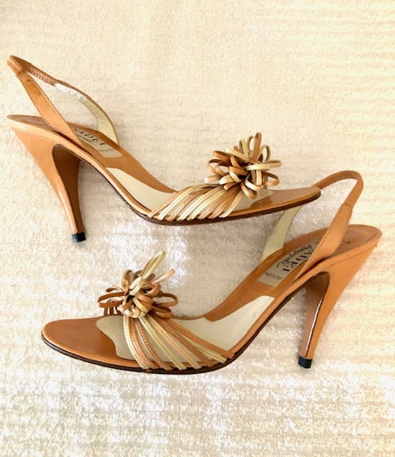 Casadei, Vintage 80's, Made in Italy Beige 2-tone Leather Strap