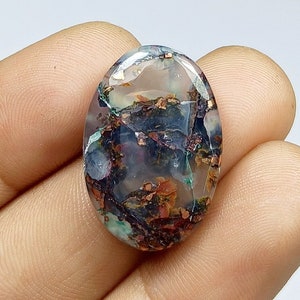 Une chrysocolle en calcédoine de qualité unique avec cabochon en cuivre natif, pierre précieuse fabuleuse en cuivre natif, cabines ovales 25 x 17 x 5 mm pierres précieuses en vrac