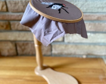 The Seat Embroidery Stand by Nurge