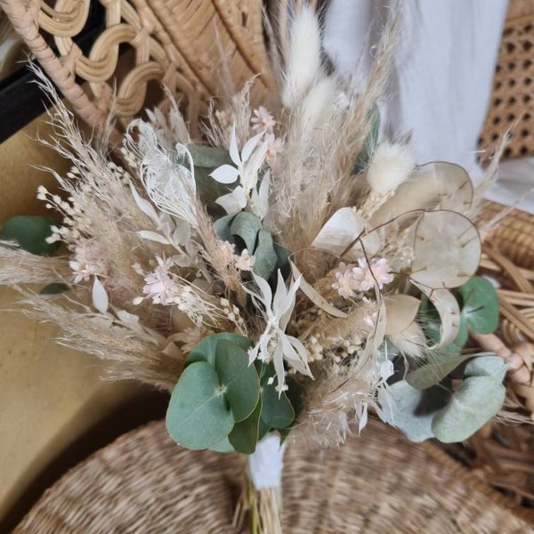 Bouquet de mariée, en fleurs séchées, rose pâle.