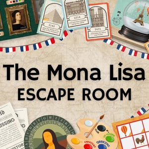 以下が含まれることがあります： 「モナ・リザ脱出ゲーム」と題された脱出ゲームのテーブルシーン。画像には、ゲームカード、エッフェル塔のあるスノードーム、画家のパレット、新聞の切り抜きが含まれています。装飾要素にはフランスの旗のガーランドが含まれています。