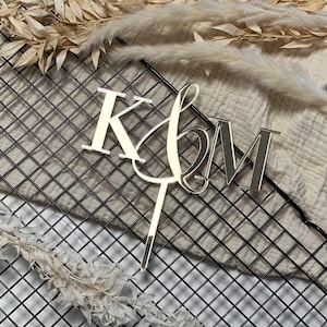 Cake topper con iniziali di nozze personalizzate