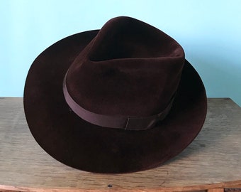 Beautiful 1940's brown velour Flechet fedora size 57cm