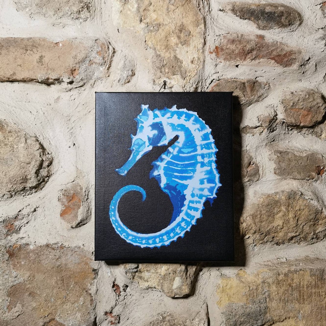 Pintura de caballito de mar en técnica de plantilla hecha a mano