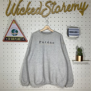 Vintage 90er Jahre Purdue Boilermaker Sweatshirt Purdue Crewneck Universität Purdue Sweater Pullover Sportbekleidung Purdue Print Logo Grau Large