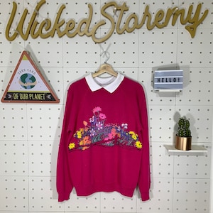 Vintage 90s Flower Crewneck Sweatshirt Art Flower Vintage Jumper Sparrow Chickadee Sweater Flower Pullover size Large Pink Colour