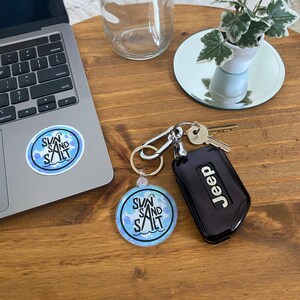 Sun Sand Sal Pegatina o Llavero / Laptop Notebook Teléfono Coche Camión Mochila Maleta Bicicleta Botella de Agua Flask Cup Accesorio Personalizado