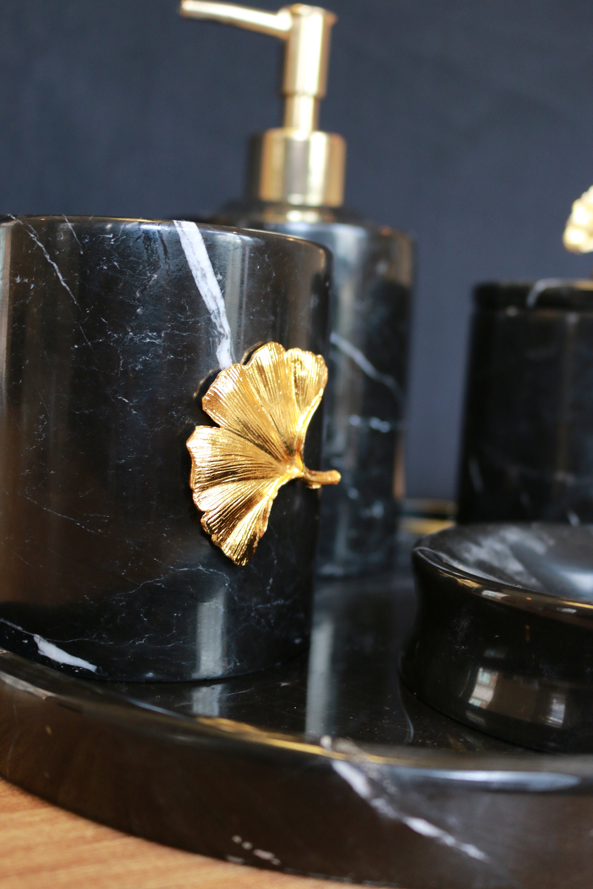 Accesorios de baño de mármol con dispensador de jabón / loción | Etsy