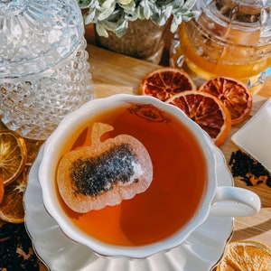 Autumn Pumpkin Shaped Tea | FREE Shipping | 1 FREE Mini Honeycomb w/ Every Order | Gift for Autumn | Fall Drink | Tea Lovers (6 Tea bags)