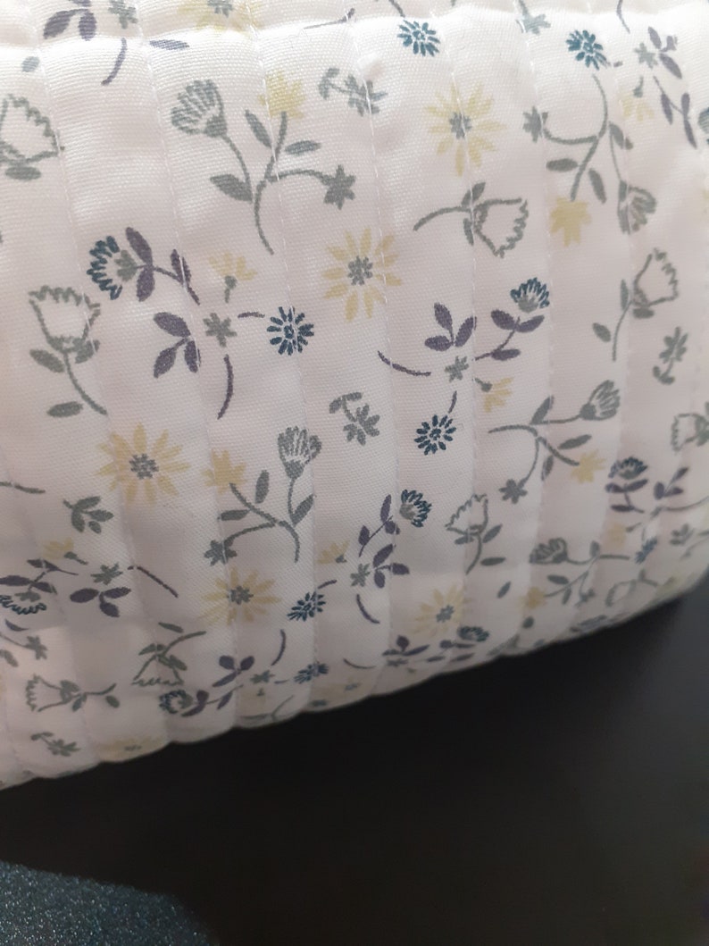 Large quilted toiletry bag / Vanity / Maxi kit Petites fleurs