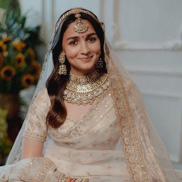 Sabyasachi Alia Bhatt Weiße Farbe Organza Seide Mit Stickerei & Fadenarbeit Hochzeit Saree, Bollywood Saree, Hochzeit Saree