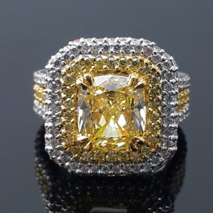 Prawa ręka Pierścień dla kobiet 925 Srebro próby 925 Żółta Poduszka-Cut Podwójna Halo Sprawdź Solid Party Wear Cyrkonia Sześcienna | ADASTRA JEWELRY