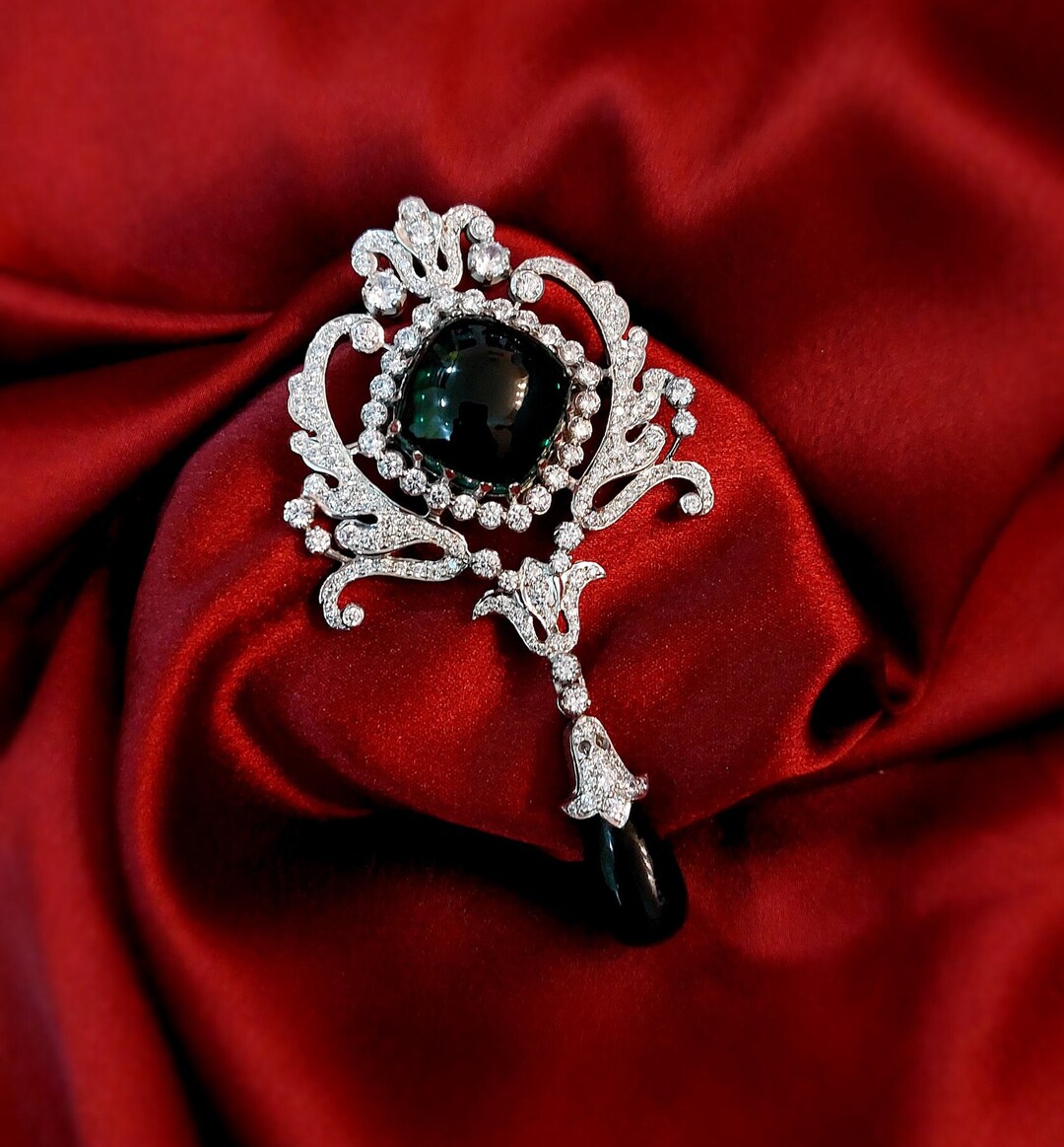 Victorian Style Brooch for Women 925 Sterling Silver Green Cabochon