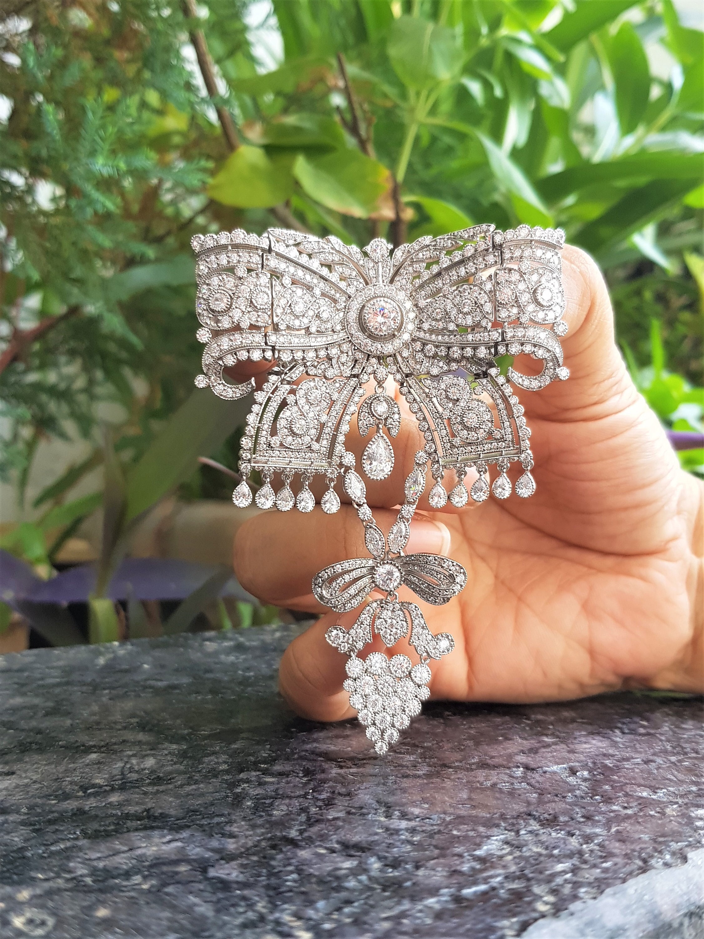 Silver brooch for saree deals