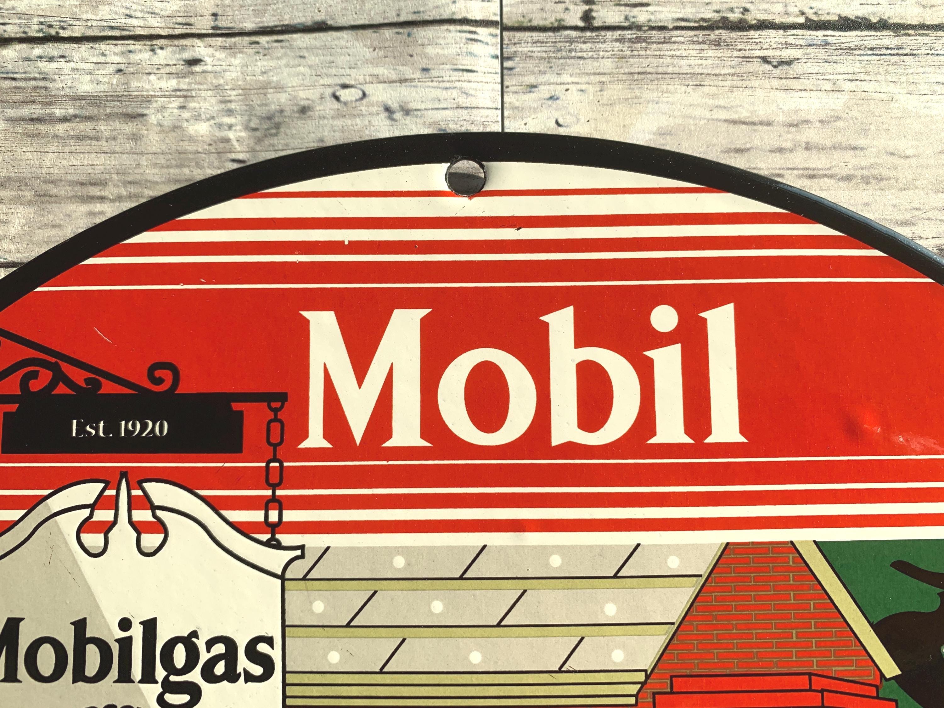 ヴィンテージ モービルガス 磁器看板：レトロなガソリンスタンドの