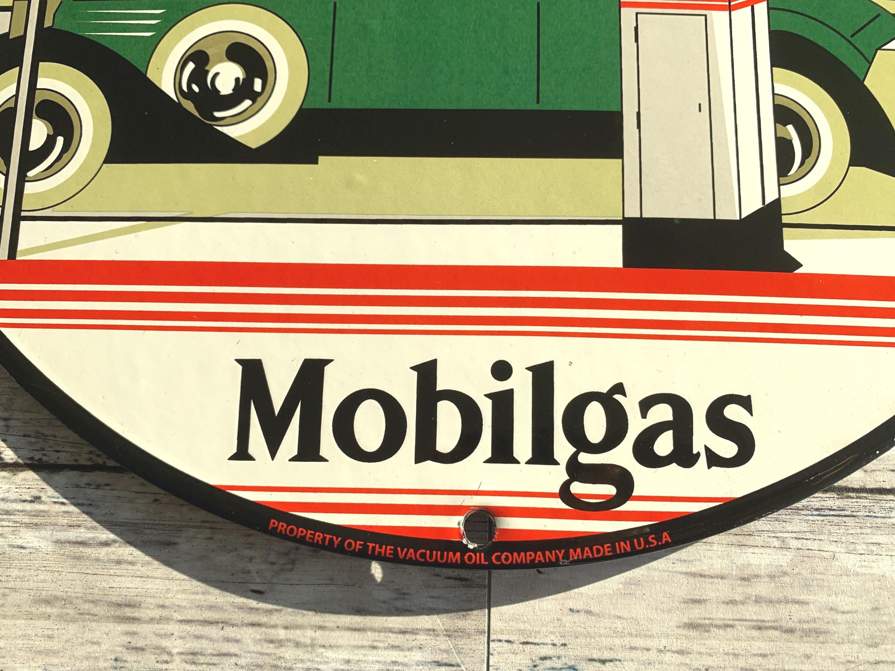 ヴィンテージ モービルガス 磁器看板：レトロなガソリンスタンドの