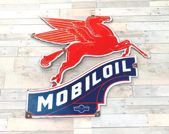 Stary metalowy znak z porcelany Mobil Pegasus • Kolekcjonerski znak Mobiloil Gas & Oil • 10,5" x 12"